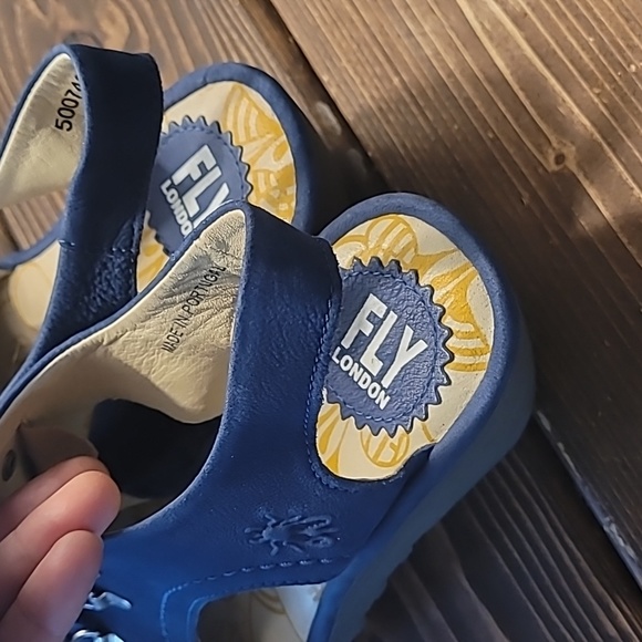 Fly London - Picture 3 of 5